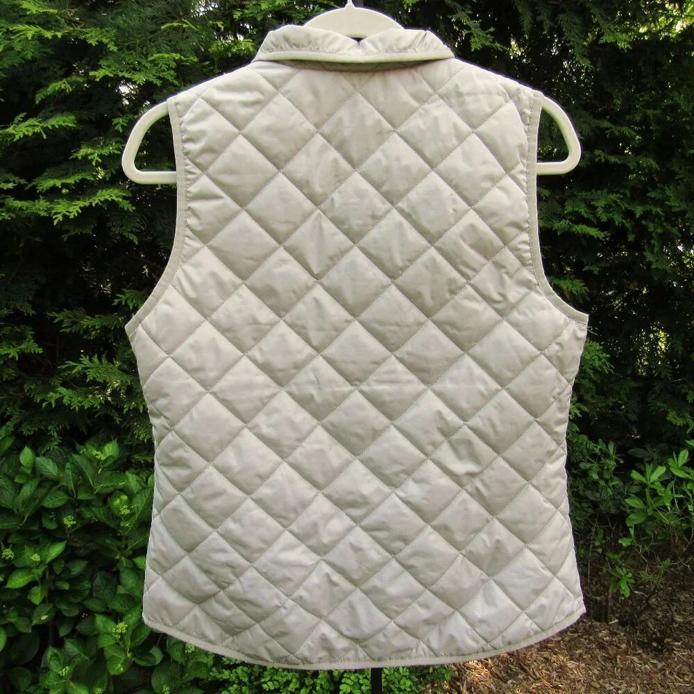 Old Navy Lightweight Quilted Insulated Zip-Front Vest - Picture 3 of 3